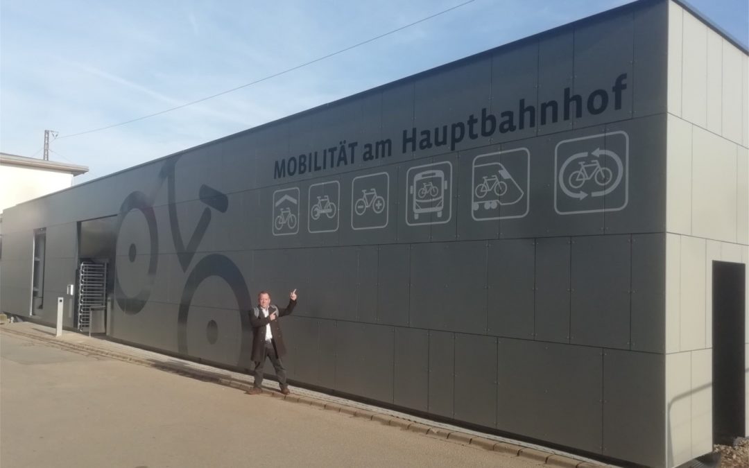 FREIE WÄHLER-Vorschlag wird umgesetzt: Fahrradparkhaus am Bahnhof kommt